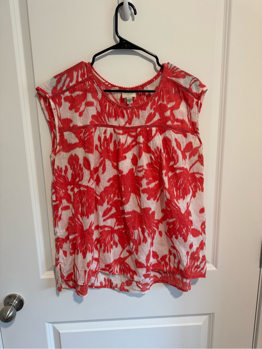 St. John's Bay Pink and White Floral Cap-Sleeve Blouse